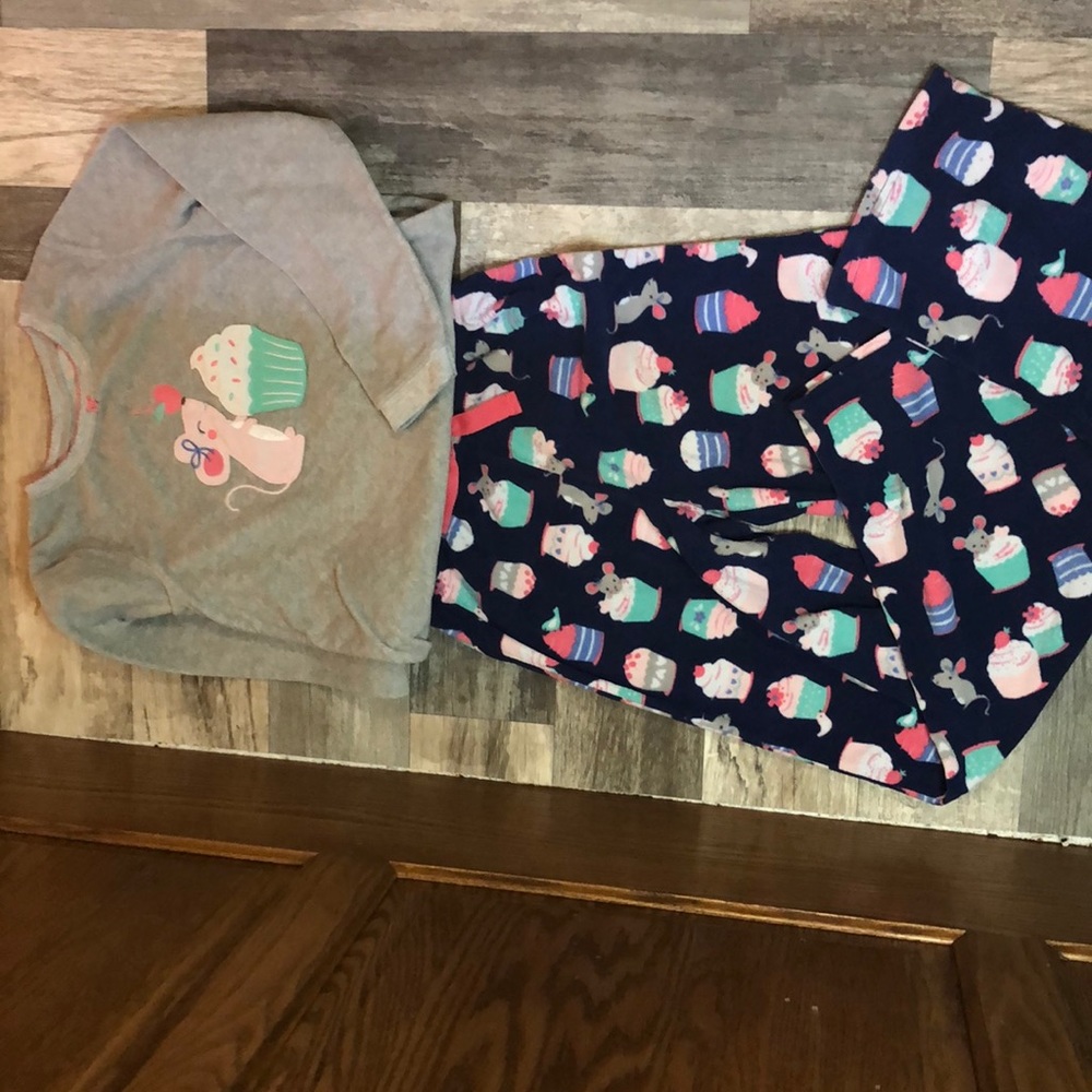 Carters Girl’s size 12 pajama set